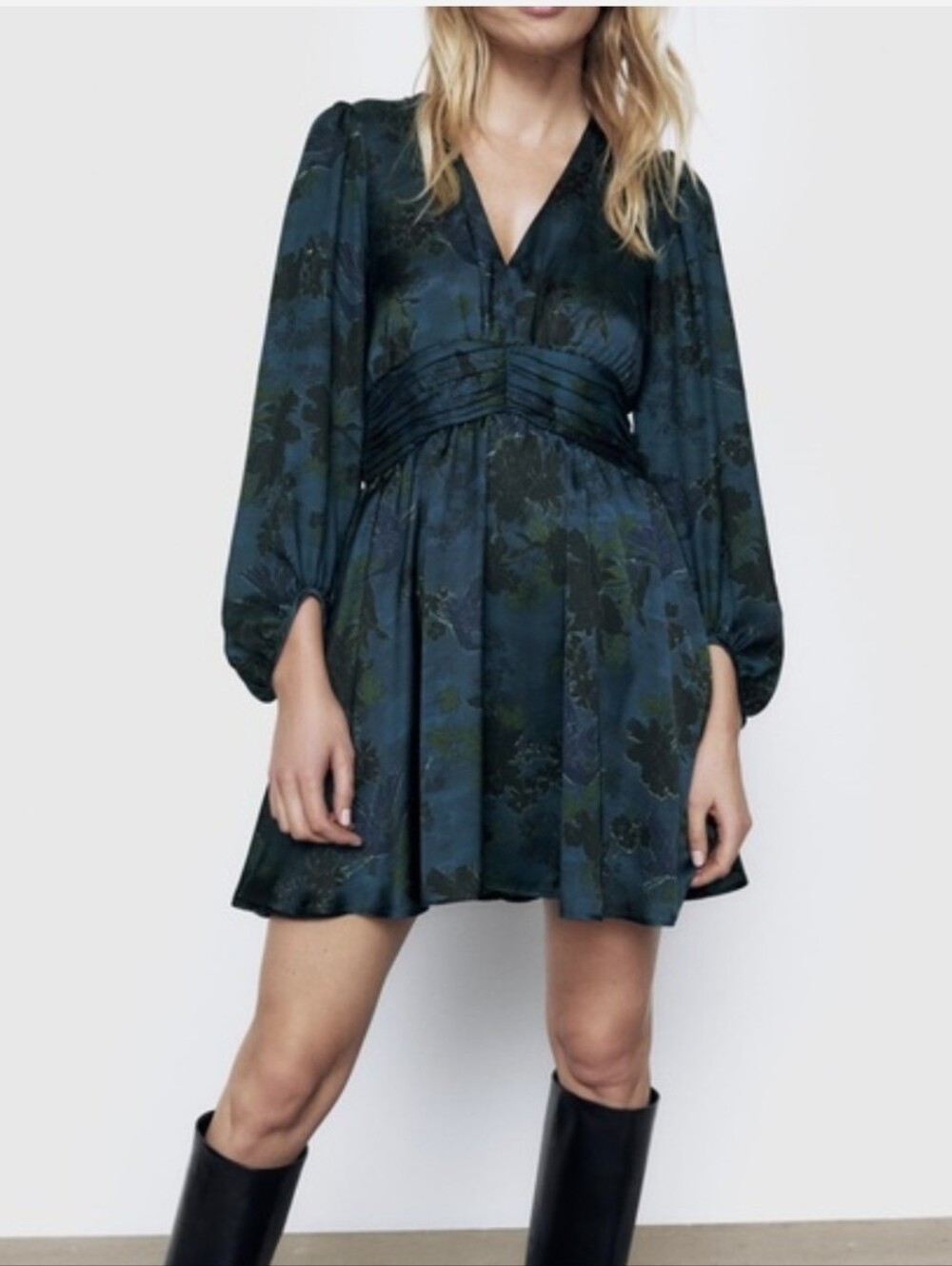 NWT ZARA Satin Effect Floral & Crane Print V-Neck Mini Dress